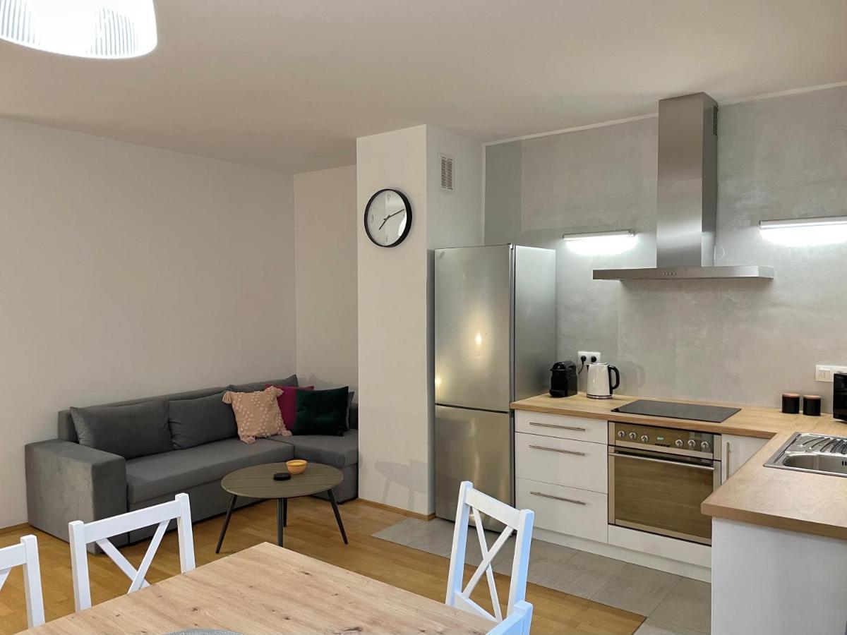 Apartament Przy Atrium Okolice Stacji Metra Rondo Onz Warschau Exterior foto